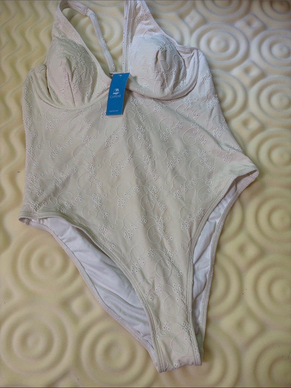 Cupshe Cream Embroidered One-Piece Swimsuit with Support
